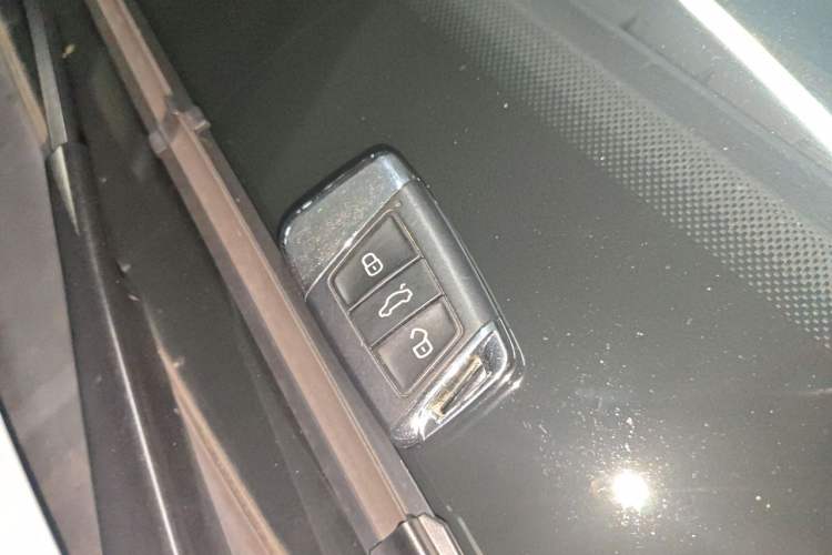 Used Volkswagen Magotan 2017 330TSI DSG Leading Model Vehicle Key