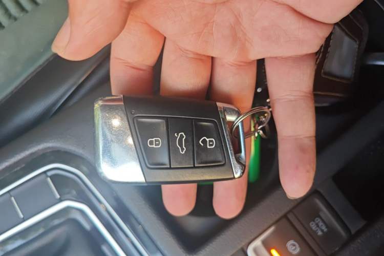 Used Volkswagen Magotan 2017 330TSI DSG Luxury Model Vehicle Key