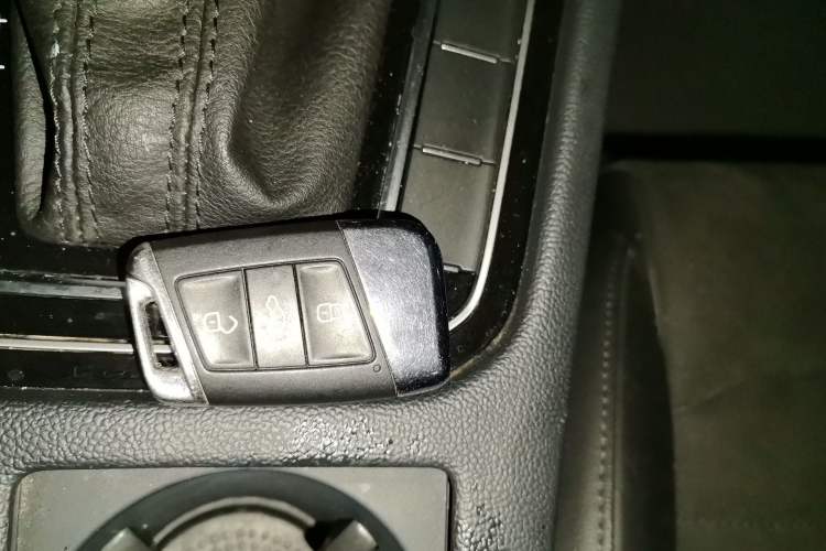 Used Volkswagen Magotan 2017 330TSI DSG Luxury Model Vehicle Key