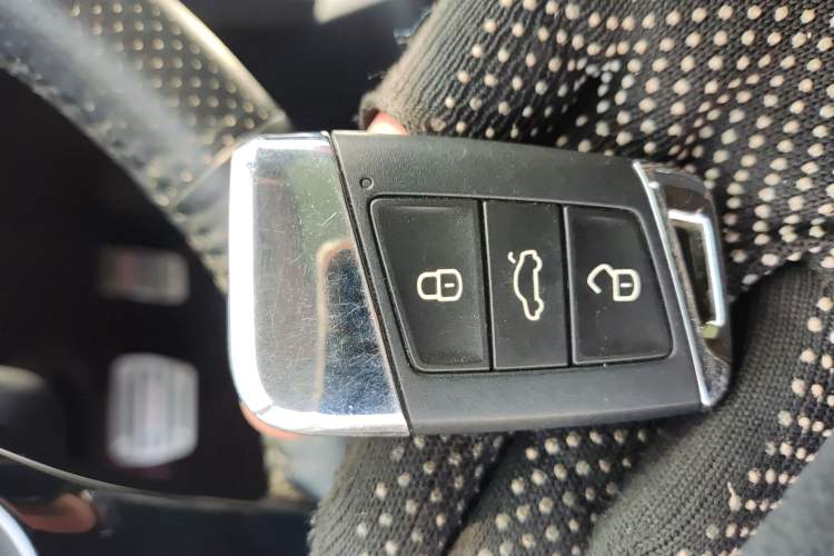 Used Volkswagen Magotan 2017 330TSI DSG Luxury Model Vehicle Key