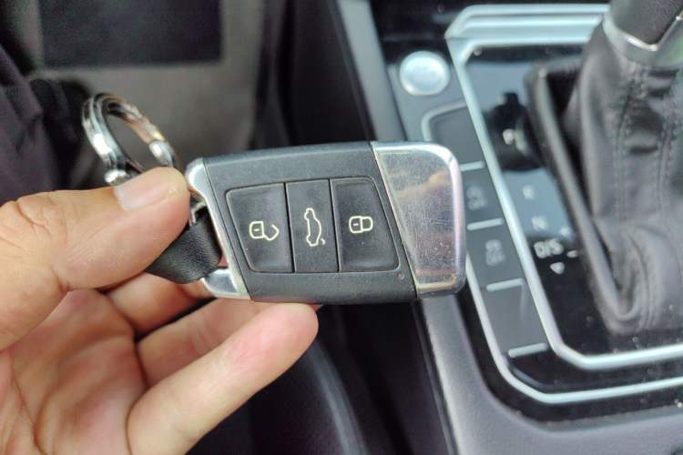 Used Volkswagen Magotan 2017 330TSI DSG Luxury Model Vehicle Key