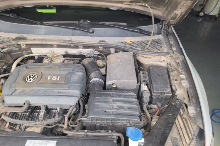 Used Volkswagen Magotan 2017 330TSI DSG Luxury Model Engine Bay Left