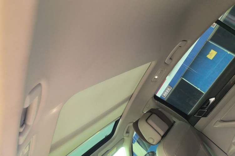 Used Volkswagen Magotan 2017 330TSI DSG Luxury Model Headliner