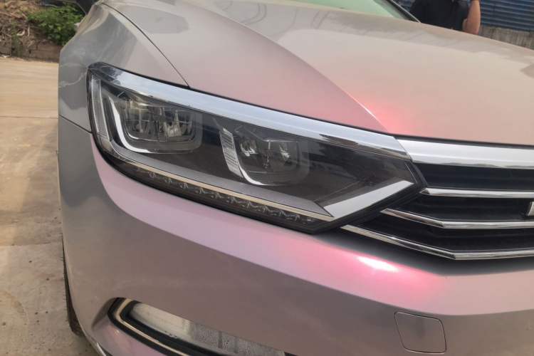 Used Volkswagen Magotan 2017 330TSI DSG Luxury Model Right Front Headlight