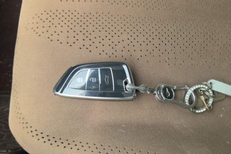 Used Volkswagen Magotan 2017 330TSI DSG Luxury Model Vehicle Key
