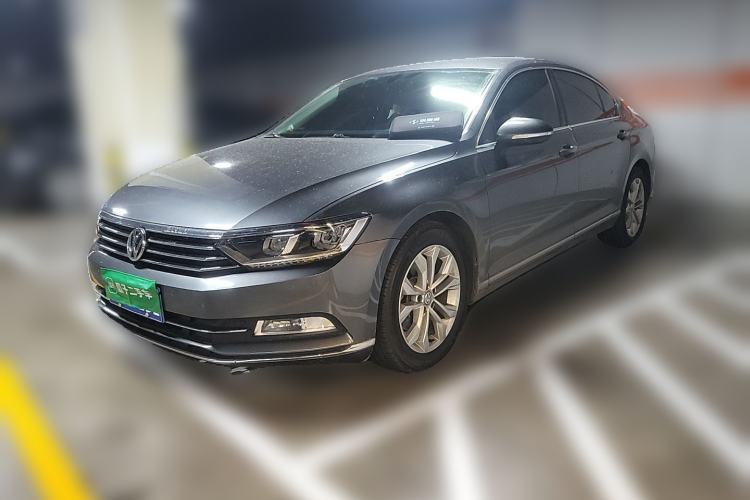 Volkswagen Magotan 2017 330TSI DSG Luxury Model с пробегом Guazi used car, China used car export, Used car for sale, Used cars, Cheapest cars for sale
