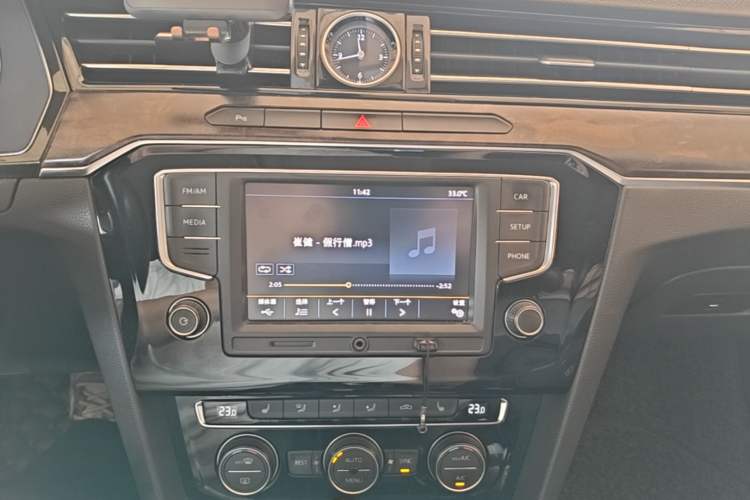Used Volkswagen Magotan 2017 330TSI DSG Luxury Model Audio And AC Panel
