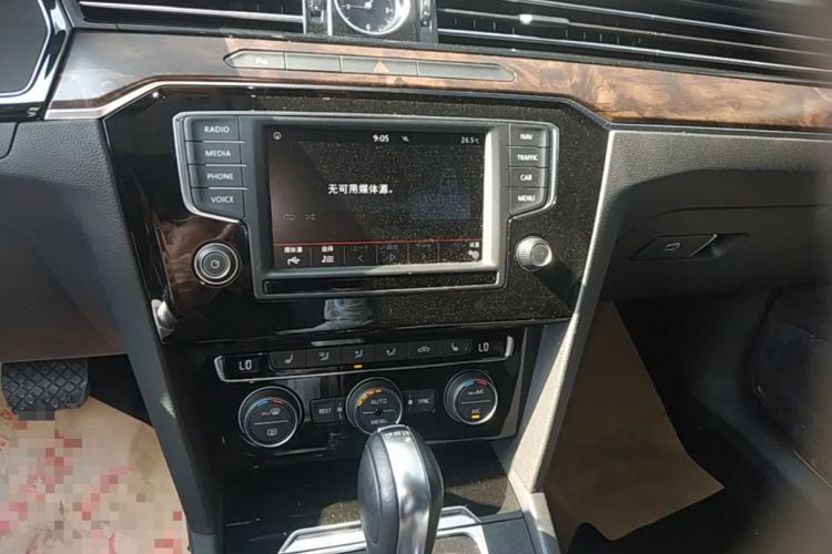 Used Volkswagen Magotan 2017 380TSI DSG Luxury Model Audio And AC Panel