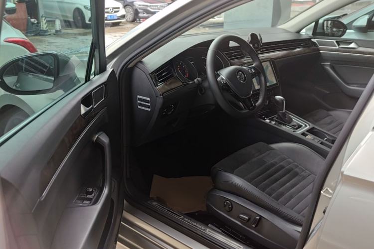 Used Volkswagen Magotan 2017 330TSI DSG Luxury Model Driver Seat