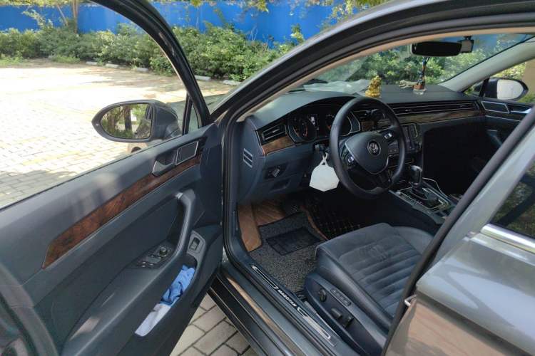 Used Volkswagen Magotan 2017 380TSI DSG Prestige Edition Driver Seat