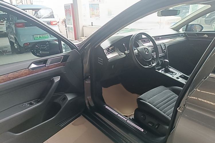 Used Volkswagen Magotan 2017 330TSI DSG Luxury Model Driver Seat