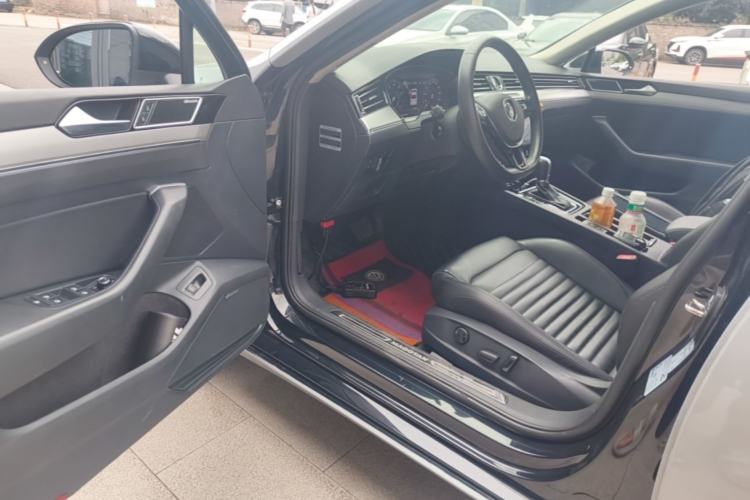 Used Volkswagen Magotan 2017 330TSI DSG Leading Model Driver Seat
