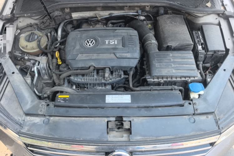 Used Volkswagen Magotan 2017 380TSI DSG Luxury Model Engine Bay
