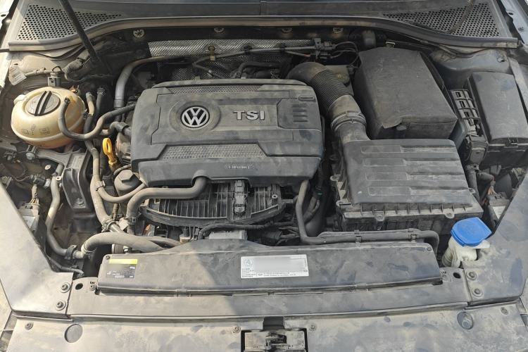Used Volkswagen Magotan 2017 330TSI DSG Luxury Model Engine Bay