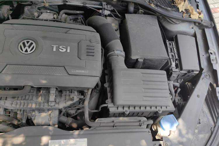 Used Volkswagen Magotan 2017 380TSI DSG Prestige Edition Engine Bay Left