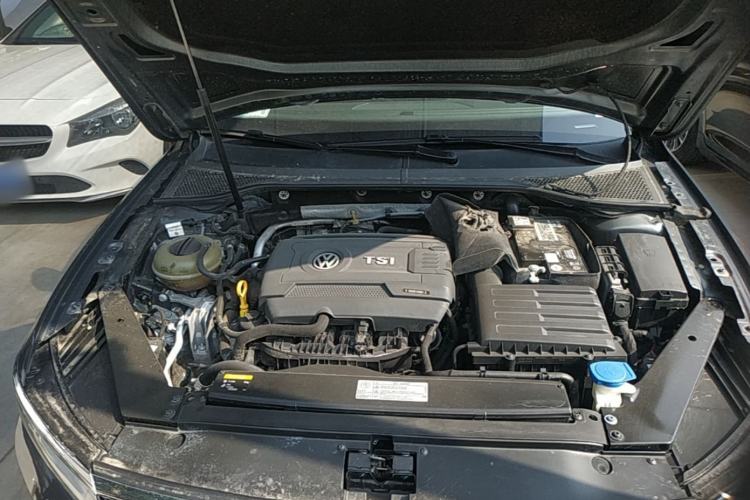 Used Volkswagen Magotan 2017 380TSI DSG Luxury Model Engine Bay