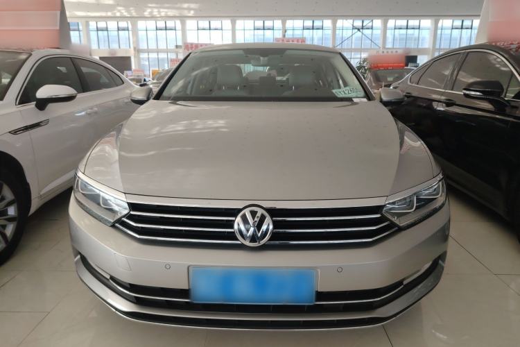 Used Volkswagen Magotan 2017 330TSI DSG Luxury Model Exterior 1