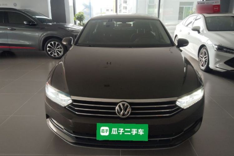 Used Volkswagen Magotan 2017 330TSI DSG Luxury Model Exterior 1