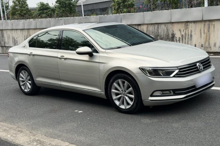 Used Volkswagen Magotan 2017 330TSI DSG Leading Model Exterior 2