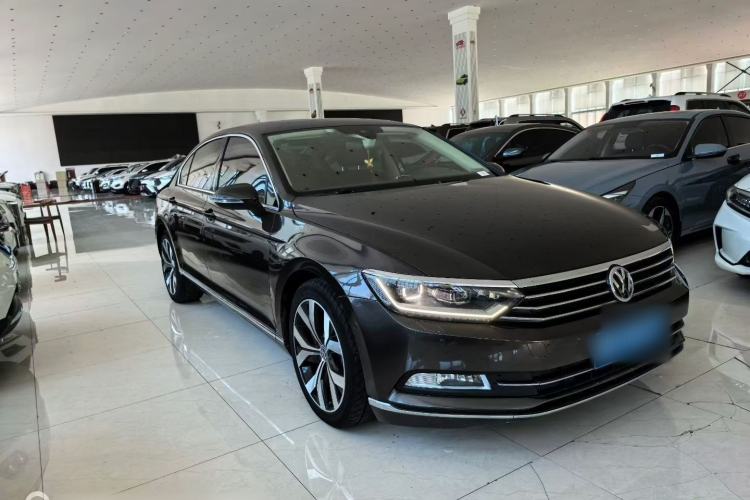 Used Volkswagen Magotan 2017 380TSI DSG Prestige Edition Exterior 2