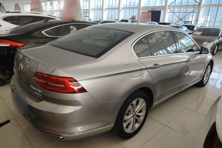 Used Volkswagen Magotan 2017 330TSI DSG Luxury Model Exterior 3