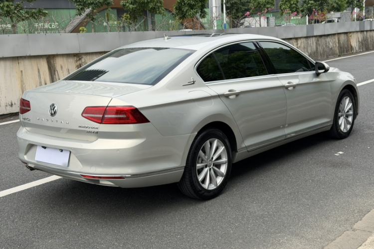 Used Volkswagen Magotan 2017 330TSI DSG Leading Model Exterior 3