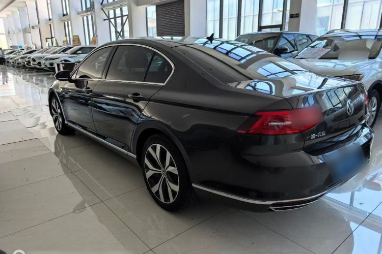 Used Volkswagen Magotan 2017 380TSI DSG Prestige Edition Exterior 3
