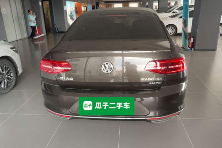 Used Volkswagen Magotan 2017 330TSI DSG Luxury Model Exterior 4