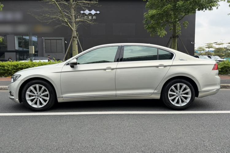 Used Volkswagen Magotan 2017 330TSI DSG Leading Model Exterior 5