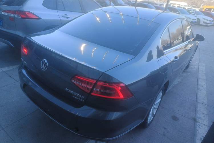 Used Volkswagen Magotan 2017 330TSI DSG Leading Model Exterior 5
