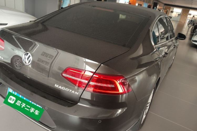 Used Volkswagen Magotan 2017 330TSI DSG Luxury Model Exterior 5