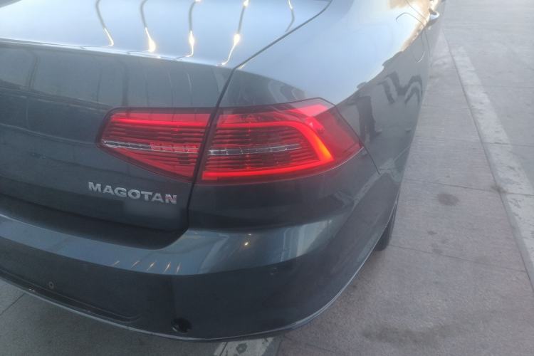 Used Volkswagen Magotan 2017 330TSI DSG Leading Model Exterior 6