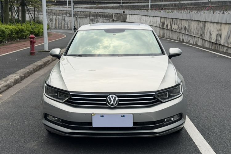 Used Volkswagen Magotan 2017 330TSI DSG Leading Model Exterior 8