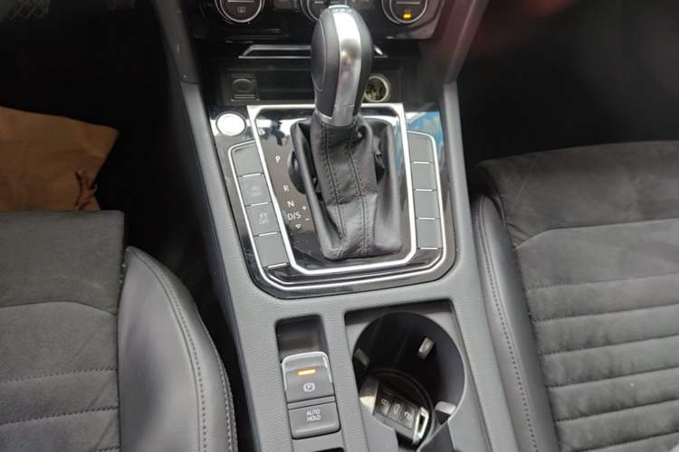 Used Volkswagen Magotan 2017 330TSI DSG Luxury Model Gear Lever