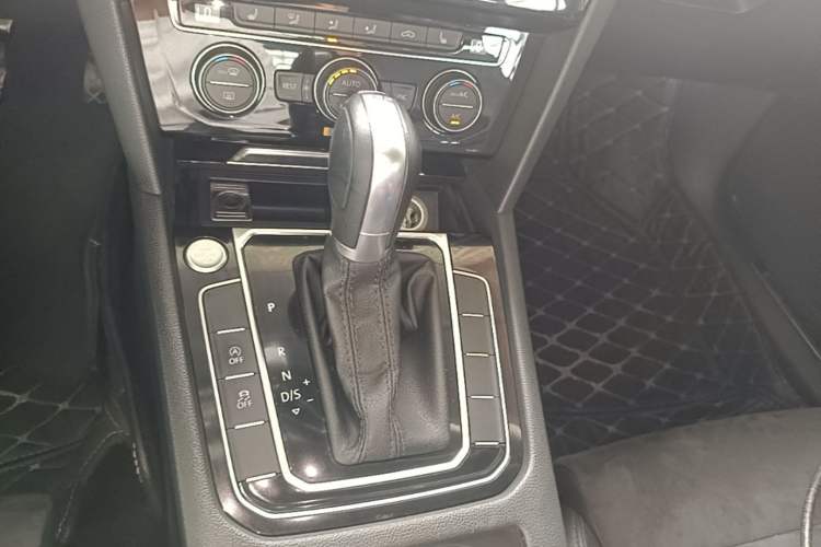 Used Volkswagen Magotan 2017 330TSI DSG Luxury Model Gear Lever