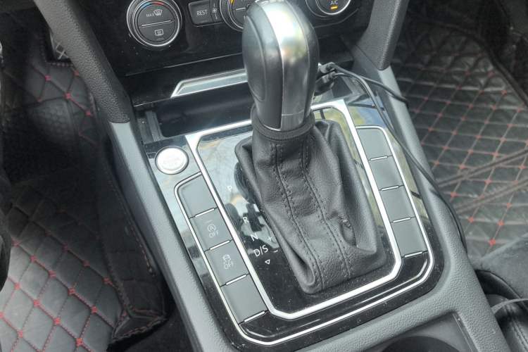 Used Volkswagen Magotan 2017 380TSI DSG Luxury Model Gear Lever