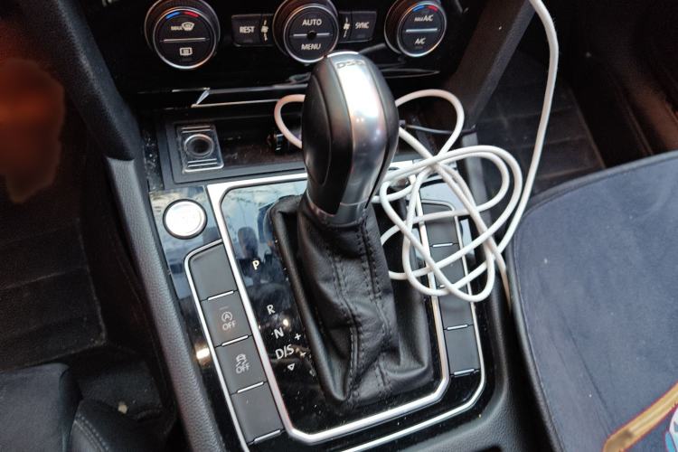 Used Volkswagen Magotan 2017 330TSI DSG Luxury Model Gear Lever