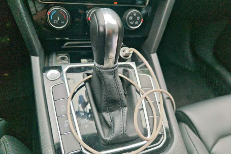 Used Volkswagen Magotan 2017 330TSI DSG Leading Model Gear Lever