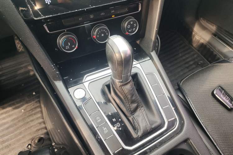 Used Volkswagen Magotan 2017 330TSI DSG Leading Model Gear Lever
