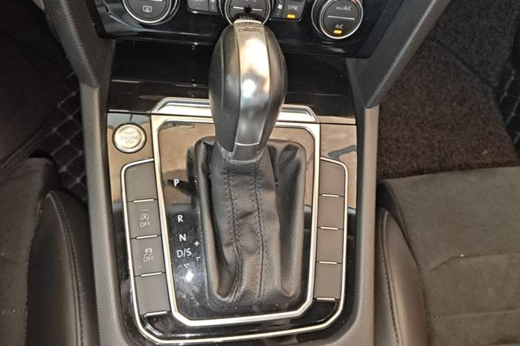 Used Volkswagen Magotan 2017 330TSI DSG Luxury Model Gear Lever