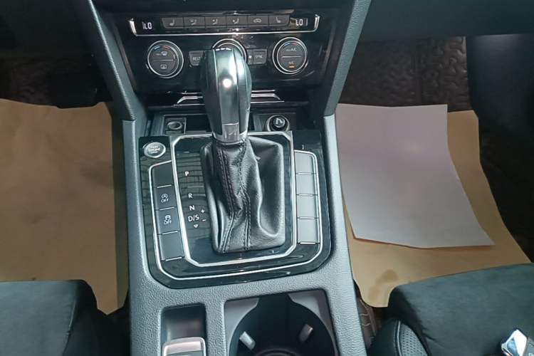Used Volkswagen Magotan 2017 330TSI DSG Luxury Model Gear Lever