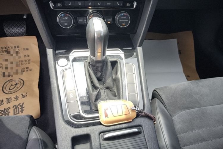 Used Volkswagen Magotan 2017 330TSI DSG Luxury Model Gear Lever