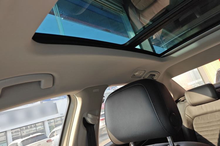 Used Volkswagen Magotan 2017 330TSI DSG Luxury Model Headliner