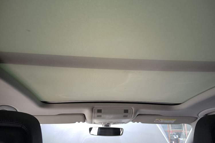 Used Volkswagen Magotan 2017 330TSI DSG Luxury Model Headliner