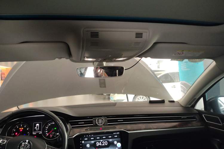 Used Volkswagen Magotan 2017 330TSI DSG Luxury Model Headliner