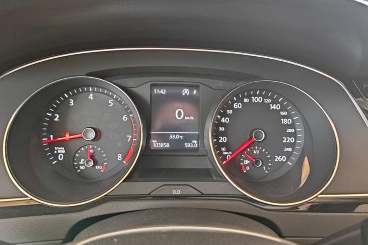 Used Volkswagen Magotan 2017 330TSI DSG Luxury Model Instrument Cluster