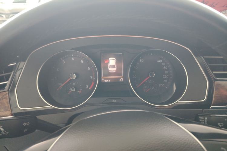 Used Volkswagen Magotan 2017 380TSI DSG Prestige Edition Instrument Cluster