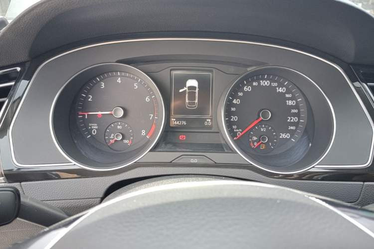 Used Volkswagen Magotan 2017 330TSI DSG Luxury Model Instrument Cluster
