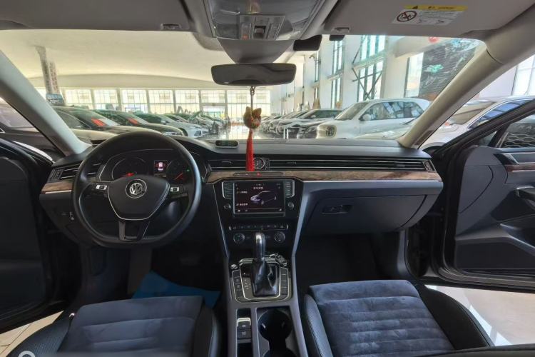 Used Volkswagen Magotan 2017 380TSI DSG Prestige Edition Interior 1