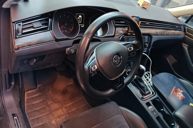 Used Volkswagen Magotan 2017 330TSI DSG Luxury Model Interior 2